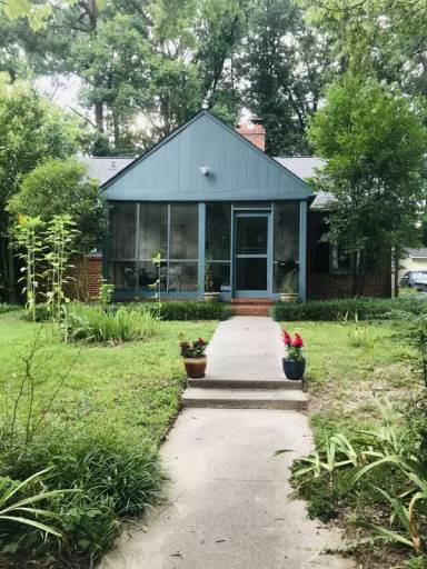 Main picture of 1711 Shawnee St