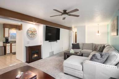 Main picture of 9650 Sahler St