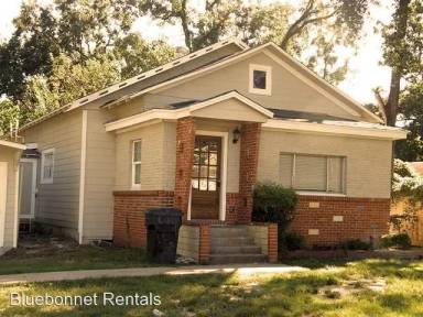 Main picture of 824 W 19th St