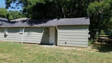 Main picture of 829 1/2 E 7th St