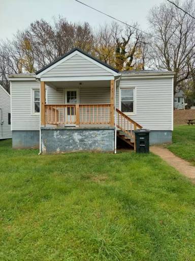 Main picture of 2200 Haden St