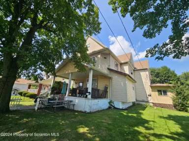 Main picture of 134 S Main St
