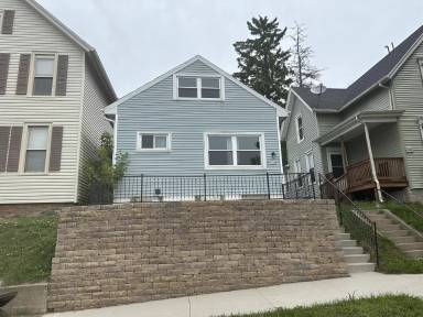 Main picture of 1218 Saint Clair Ave