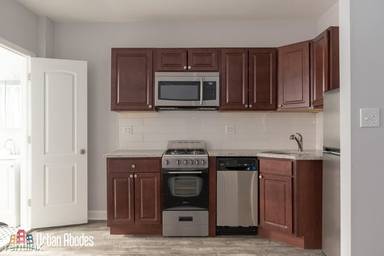 Main picture of 4070 N Kenmore Ave