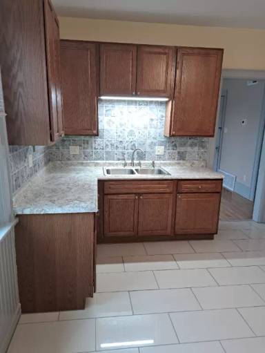 Main picture of 303 E Lincoln Ave