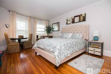 Main picture of 1015 Beacon St