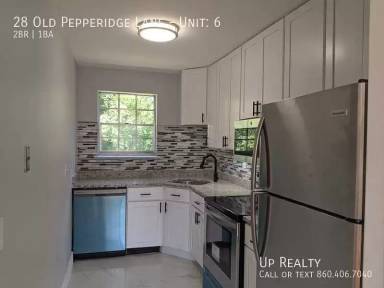 Main picture of 15 Old Pepperidge Ln