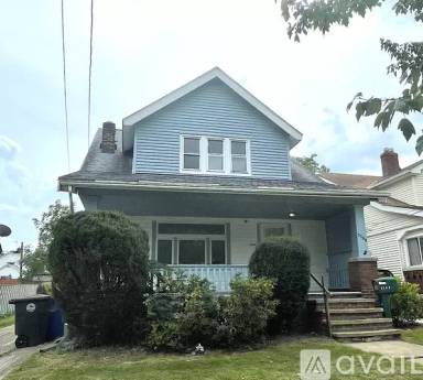 Main picture of 5709 Northcliff Ave