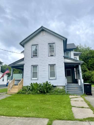 Main picture of 30 Hubbard St
