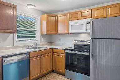 Main picture of 418 Main St