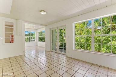 Main picture of 526 Zamora Ave