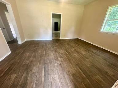 Main picture of 409 N Tucker Ave
