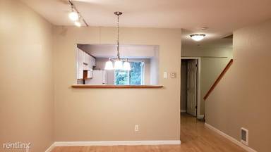 Main picture of 515 Newport Way NW