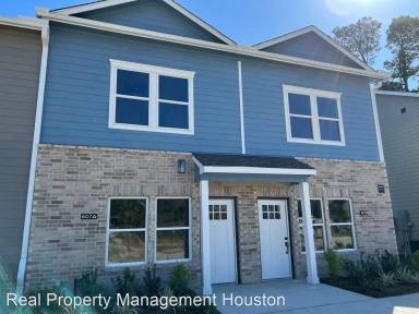 Main picture of Holiday Pines Townhomes