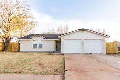 Main picture of 600 SE 38th St