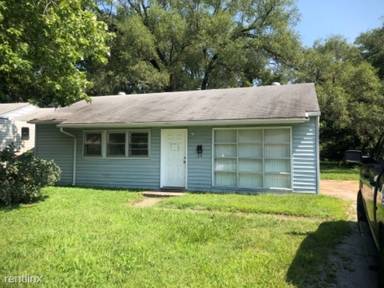 Main picture of 16 Delores Dr