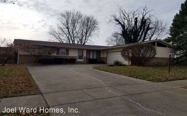 Main picture of 717 Ashton Ln S