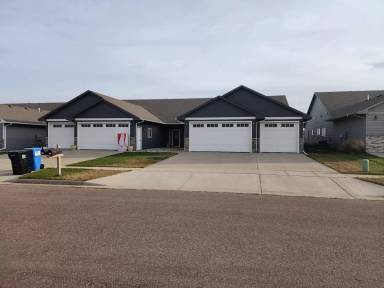 Main picture of 4001 E 68th St