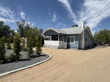 Main picture of 1718 N 26th Pl