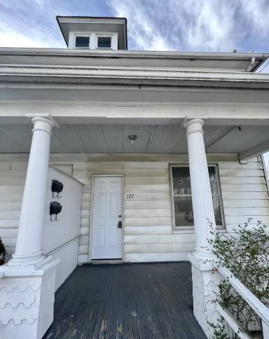 Main picture of 727 Virginia Ave