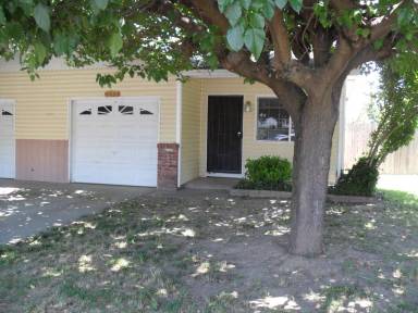 Main picture of 1052 Hedge Ave