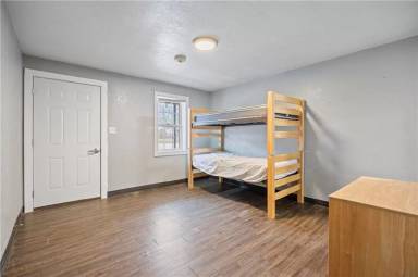 Main picture of 701 N National Ave