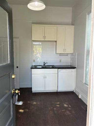Main picture of 6201 Soquel Dr