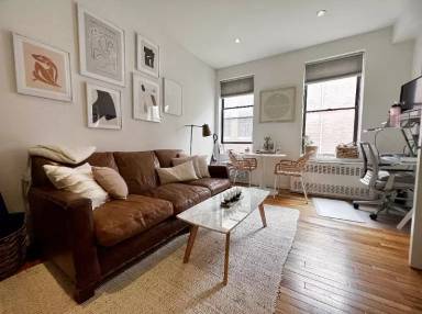 Main picture of 692 Greenwich St