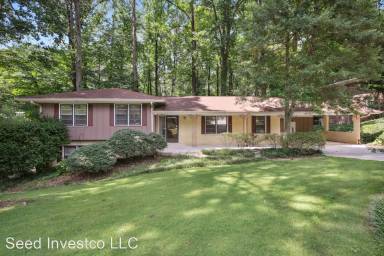 Main picture of 2542 Melinda Dr NE