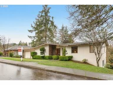 Main picture of 16932 Greentree Ave