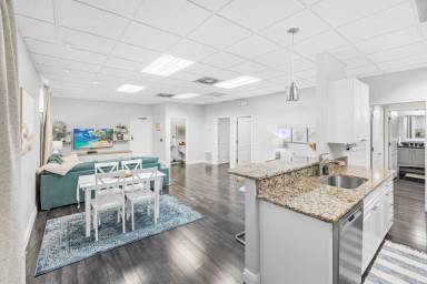 Main picture of 75 N Orlando Ave