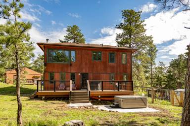Main picture of 1263 Mountain Pines Rd