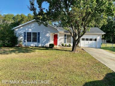 Main picture of 130 N Hampton Dr