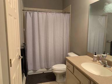 Main picture of 220 W 35th St