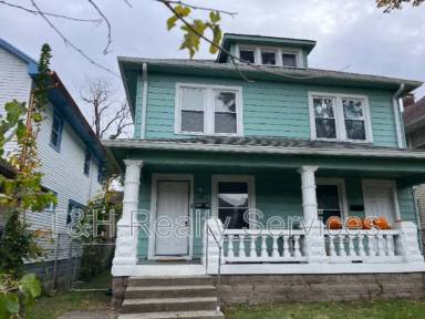 Main picture of 1029 N Parker Ave