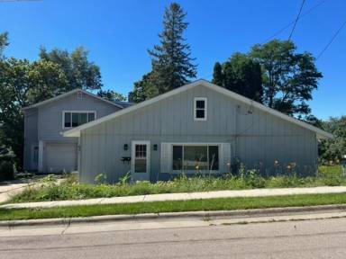 Main picture of 639 Williams St