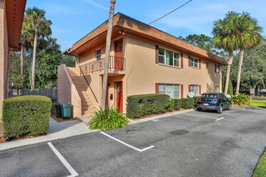 Main picture of 4390 Herschel St