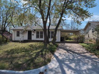 Main picture of 562 E 57th Pl N