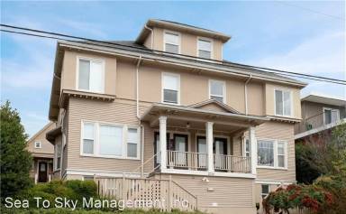 Main picture of 2236 Franklin Ave E