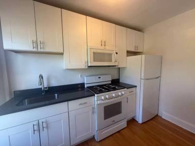 Main picture of 174 Grand St