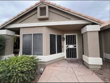 Main picture of 1621 N Raven
