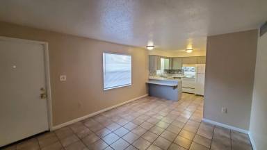 Main picture of 1105 E Orange St