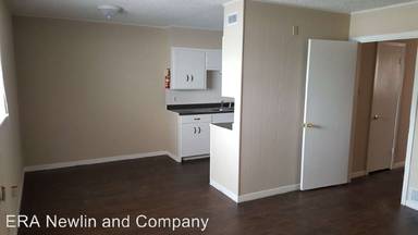 Main picture of 1809 S Lincoln St