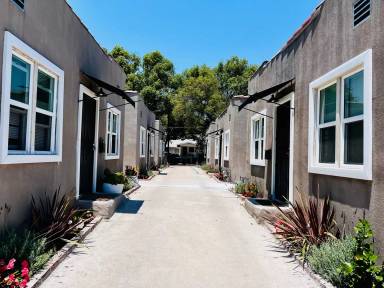 Main picture of 2385 Donna Maria Way