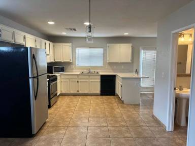 Main picture of 2122 Clancy St
