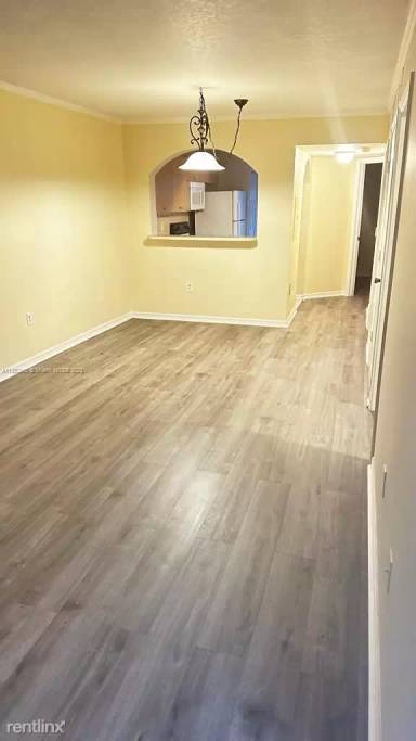 Main picture of 1261 SE 28th Ct