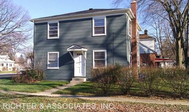 Main picture of 2911 Clark St