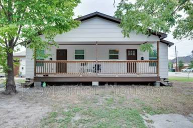Main picture of 1413 Egypt St