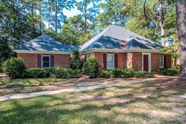 Main picture of 208 Merrywood Dr