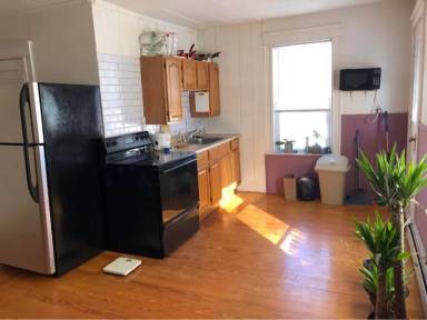 Main picture of 143 4th Ave